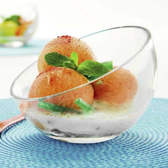 Round Dessert Bowls