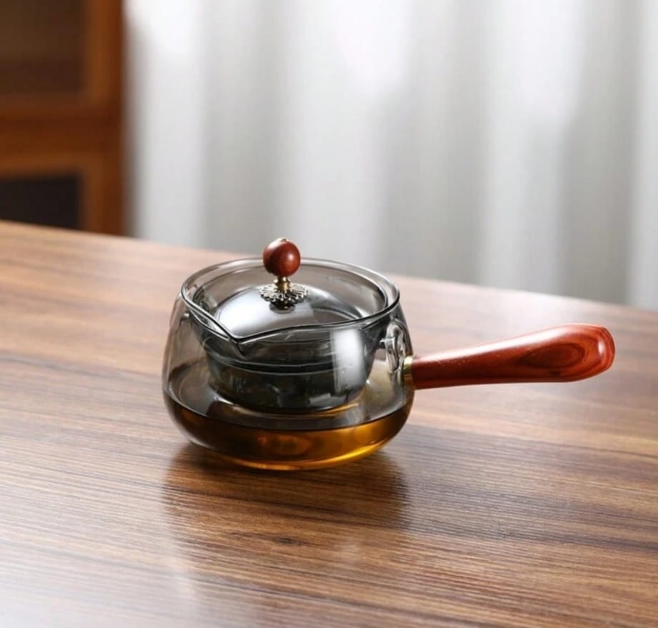 Glass Moving Teapot